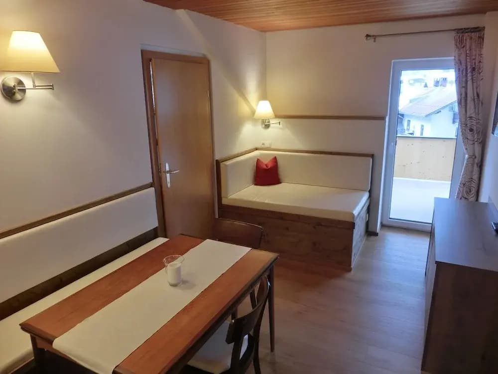 3 Bedrooms Grand Apartment with balcony and with lake view