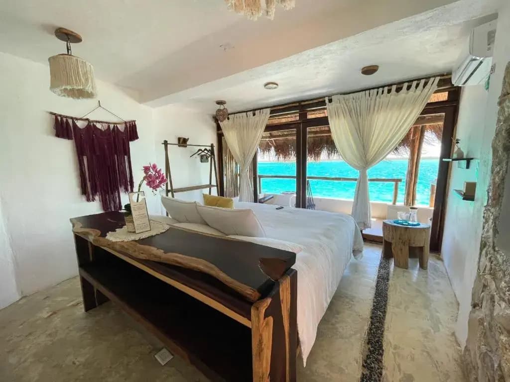 Deluxe Double room with balcony full double bed