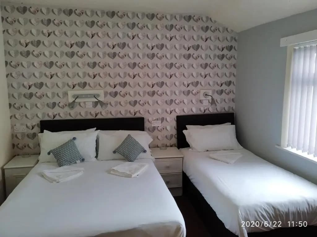 Standard Triple room