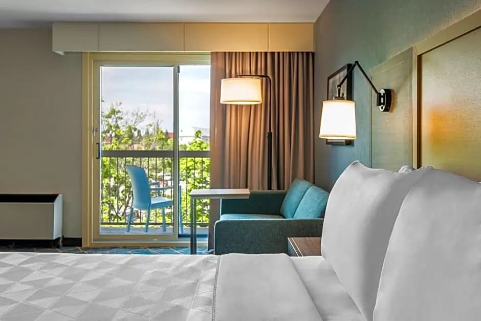 Standard Double room with river view full double bed
