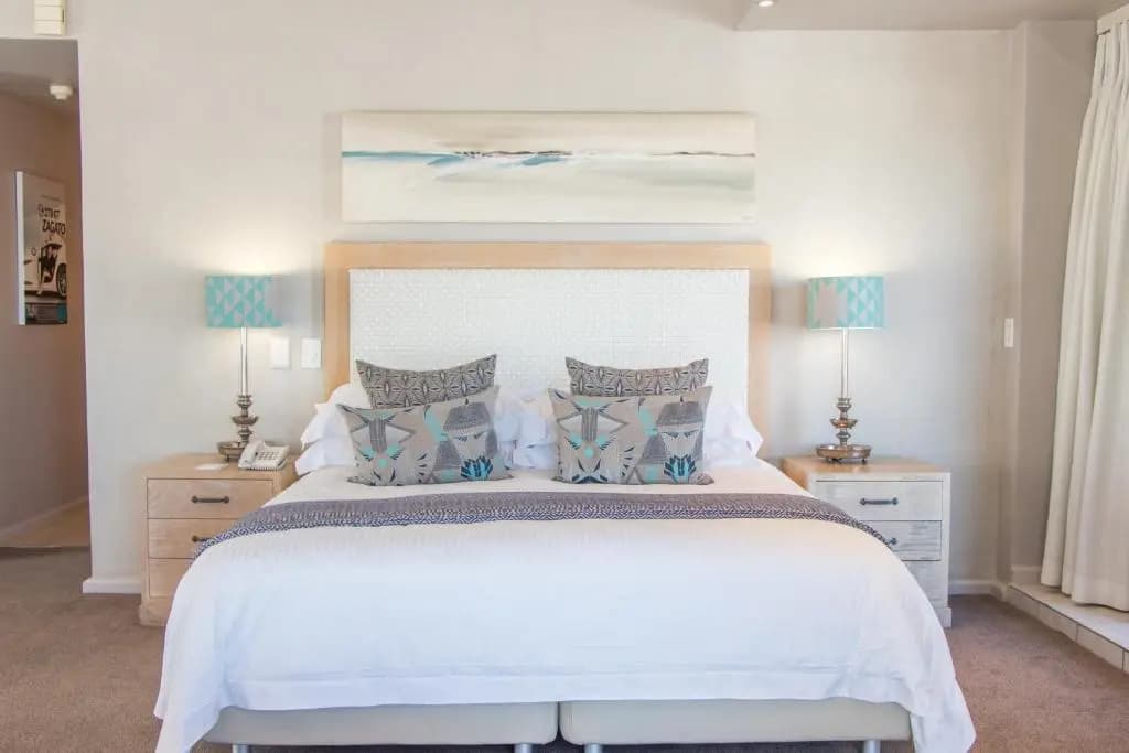 Double Suite with sea view full double bed