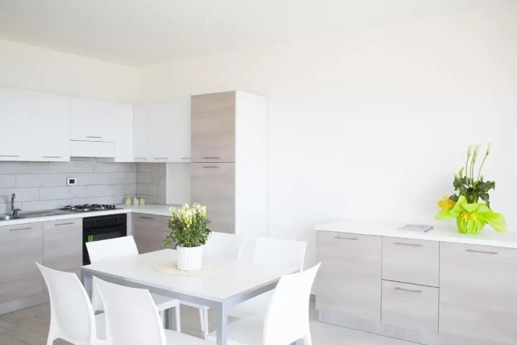 2 Bedrooms Apartment with partial sea view