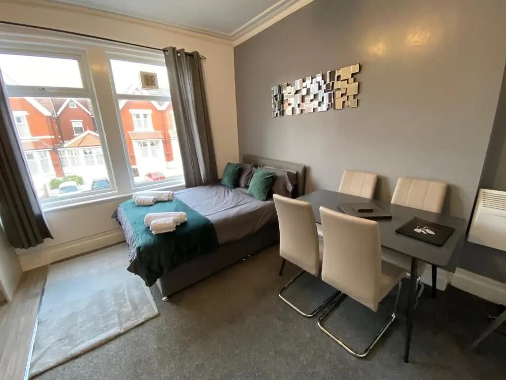 1 Bedroom Apartment