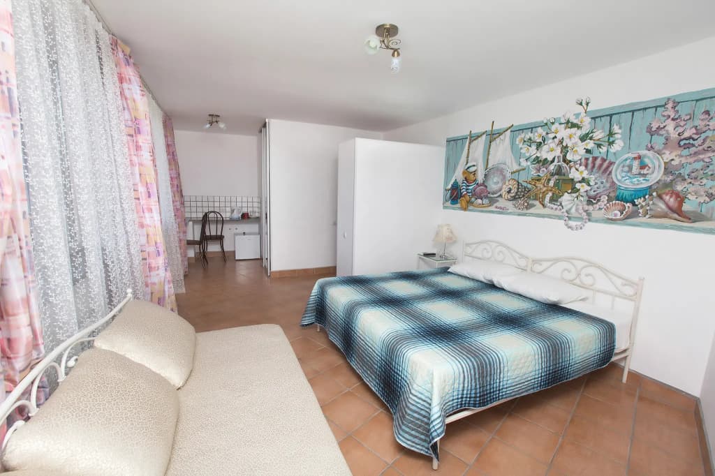 Superior Double room with view full double bed
