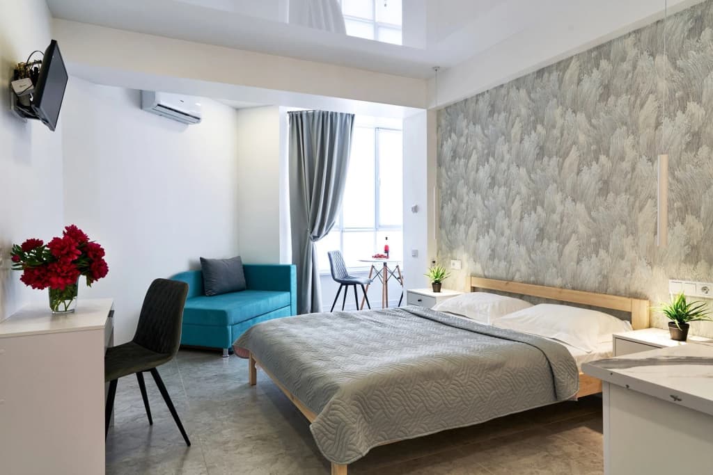 Standard + Double Studio with pool view full double bed
