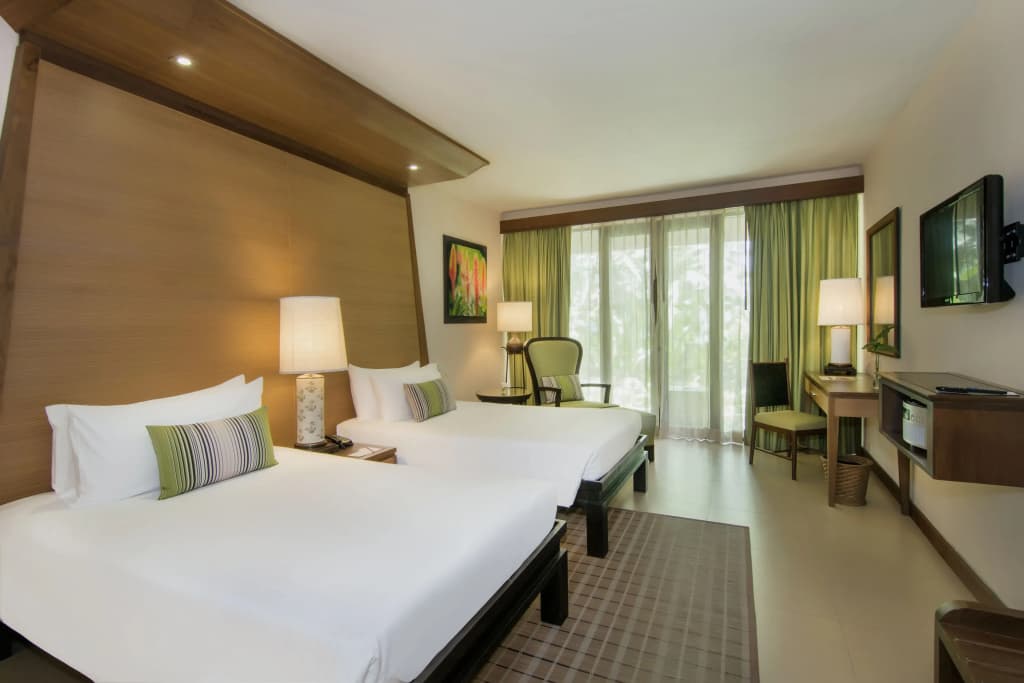Tropical Deluxe Double room twin beds