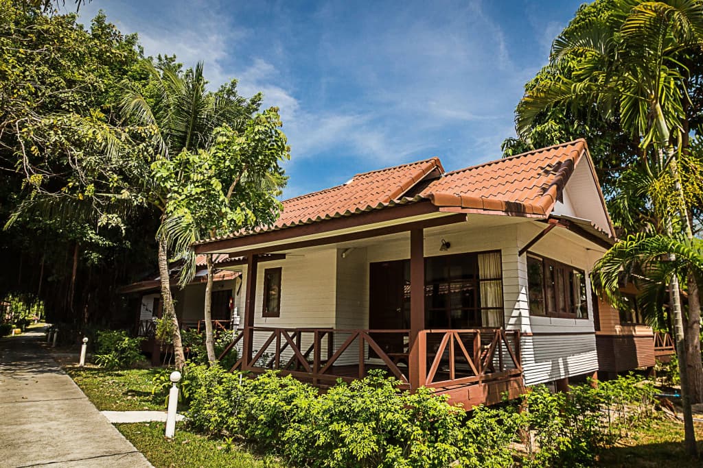 Deluxe Double Bungalow full double bed
