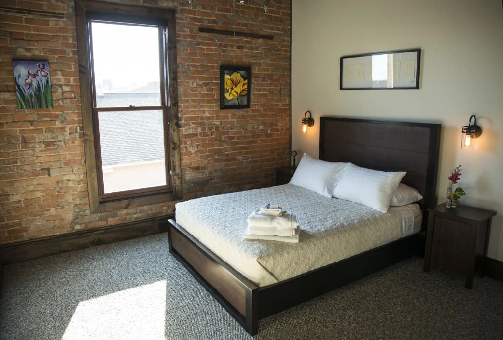Double Suite full double bed
