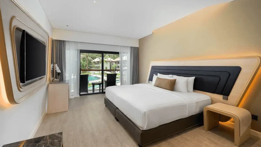 Superior Amora Pool Side Double room full double bed