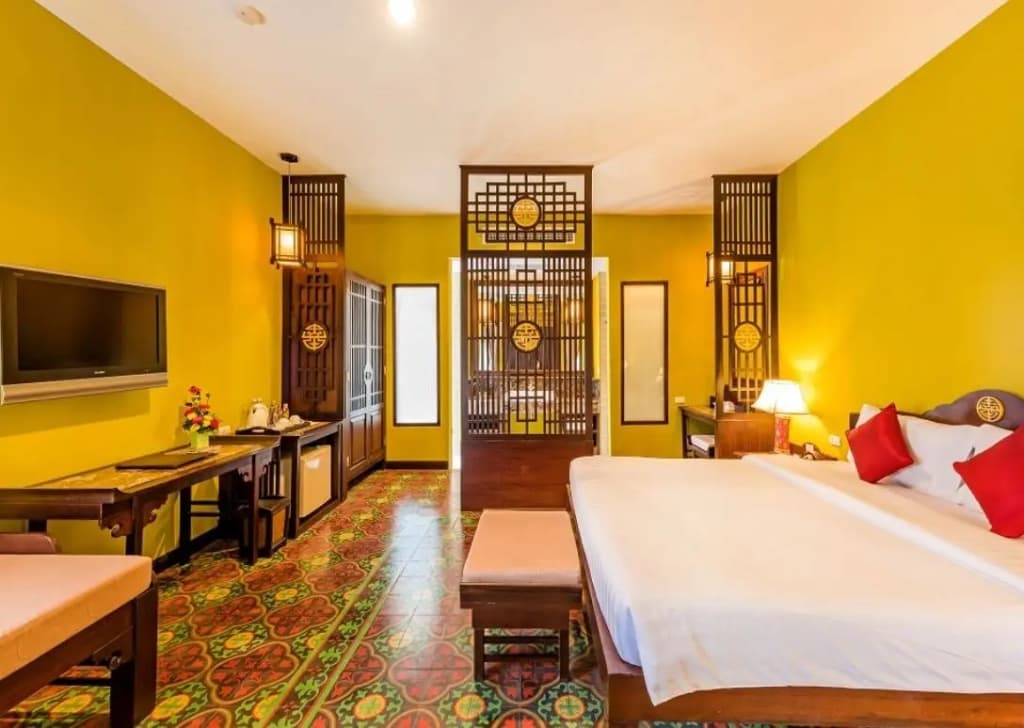 Sino Style Double Deluxe Bungalow full double bed
