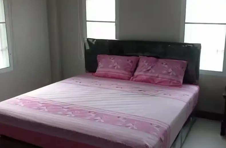 2 Bedrooms Quadruple Bungalow