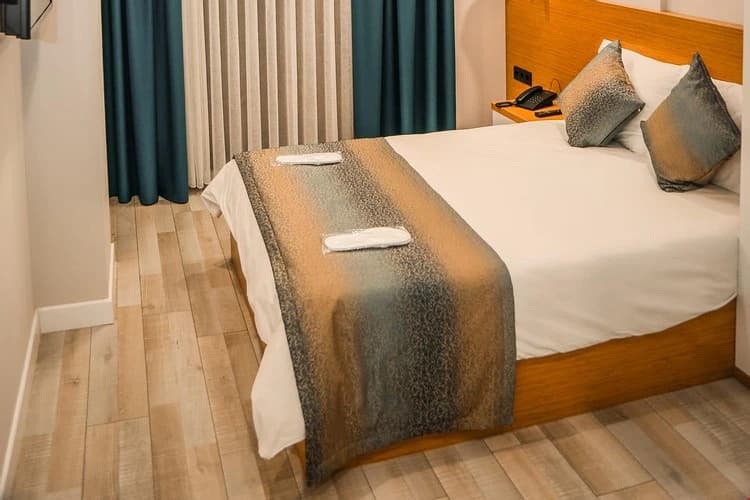 Large Deluxe Suite with balcony and with city view