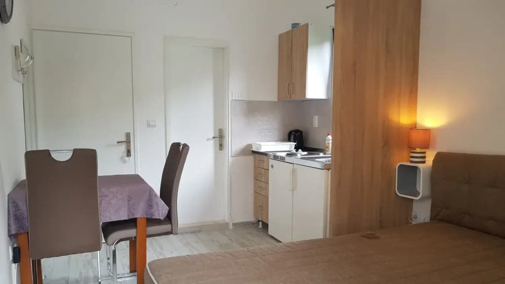 Modern Single Studio