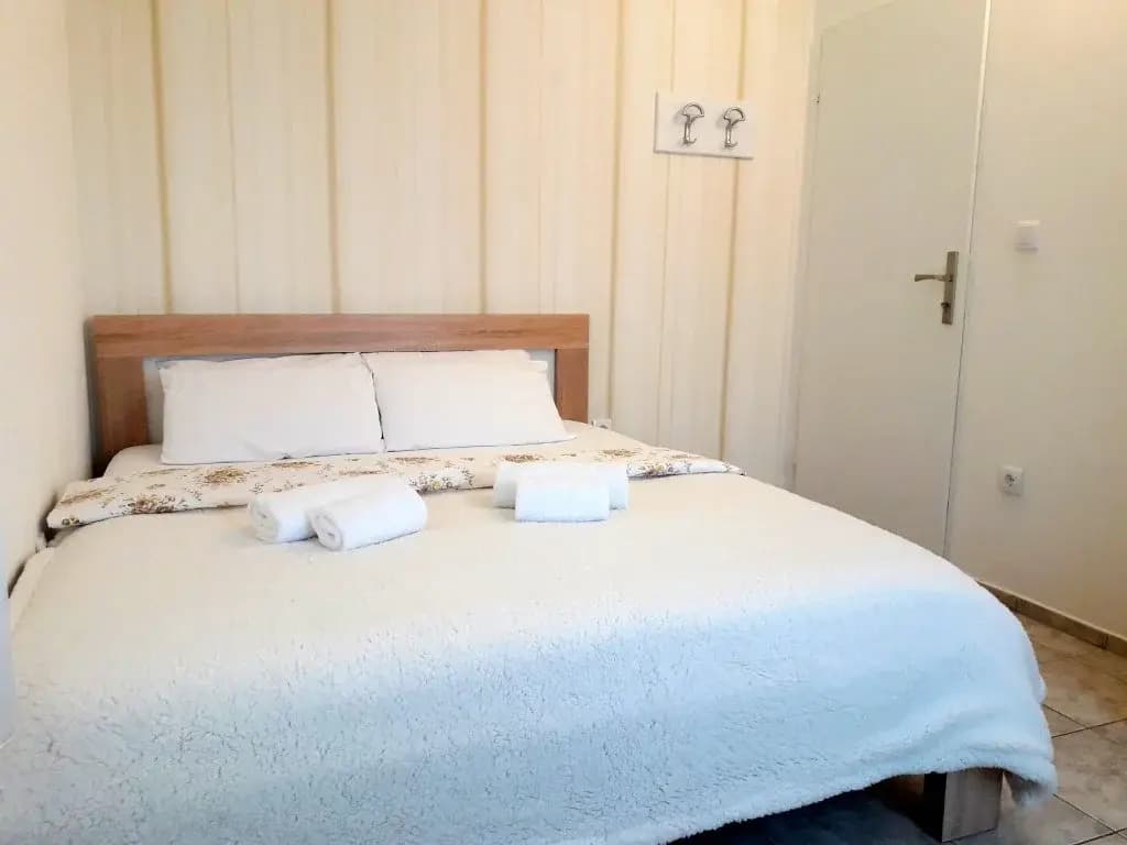 Double Apartment full double bed