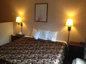 Travel Hotel & Suites