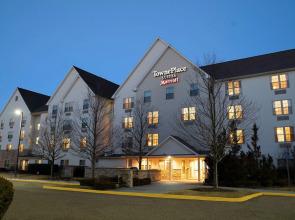 TownePlace Suites by Marriott Republic Airport Long Island