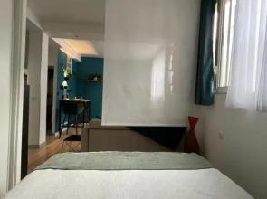 Très beau Studio Lumineux refait a Neuf !