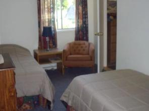 Lake Trail Guesthouse