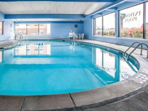 Rodeway Inn & Suites Milwaukee Airport