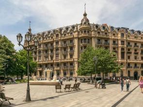 Heros by Forever Rentals