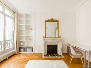 Pristine Near Parc Monceau