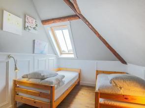 Well Maintained Holiday Home in Old Dutch Haubarg Farmhouse near Egmond aan Zee