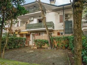 Awesome Home in Marina Romea With 5 Bedrooms and Wifi