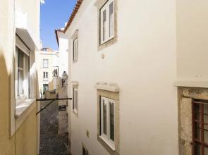 ALTIDO Trendy chic studio in Alfama, 4mins to Santo Estêvão Belvedere viewpoint