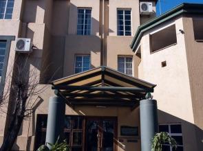 Airport Inn and Suites