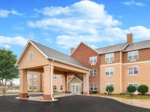 AmericInn by Wyndham Fulton Clinton