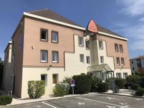 Hôtel Face West Le Pontet