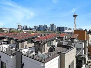 Rooftop Patio with Grill 2BR 3BA Central, Walkable Location