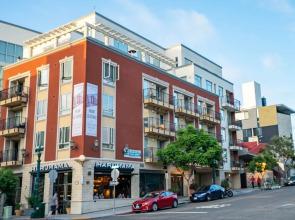 WanderJaunt - Modern Downtown San Diego Apts