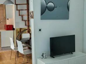 Grande et petite maison sur 360m2 de jardin clos sans vis à vis