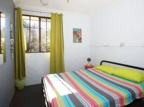 Aussitel Backpackers