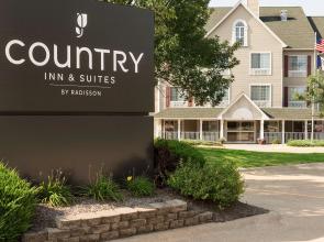Country Inn & Suites by Radisson, Davenport - Quad Cities