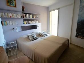 Wonderful seafront Apartment - 3-bedroom