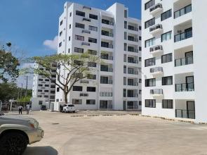 Torre de lujo con piscina y seguridad