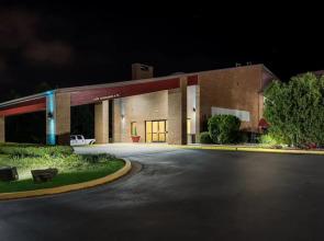 Red Roof Inn & Suites Lexington - Hamburg