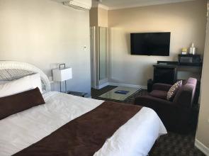 Glenmore Plaza Hotel