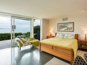 Golden Sand Beachfront Apartments