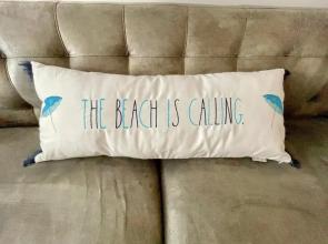 Beach Casa - Sleeps 8, Comfy Queen Beds & Views