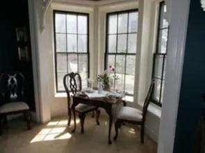 42 Montgomery Bed and Breakfast