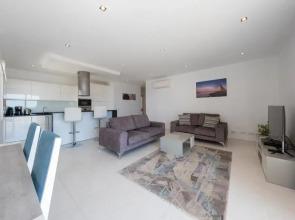 Porto de Mós 72 by Destination Algarve