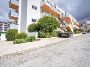 Excellent one Bedroom Apartment in Meia Praia, With Communal Pool