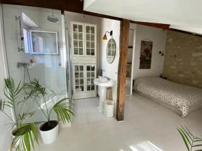 L'académie de Clémence, Guest House Paris-Roland-Garros