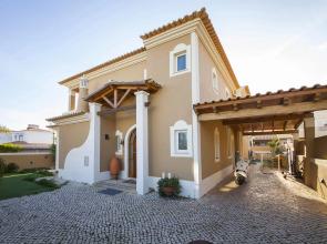 D09 - Porto de Mos Luxury Villa