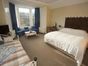 Broadmeadows Farmhouse B&B