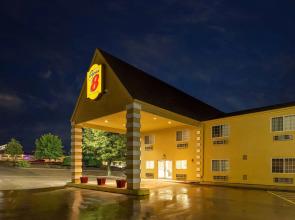 Super 8 by Wyndham De Soto