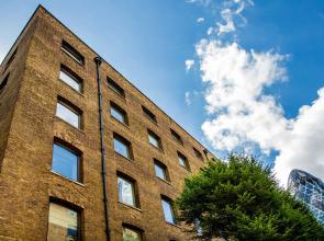 Devonshire Club & Hotel